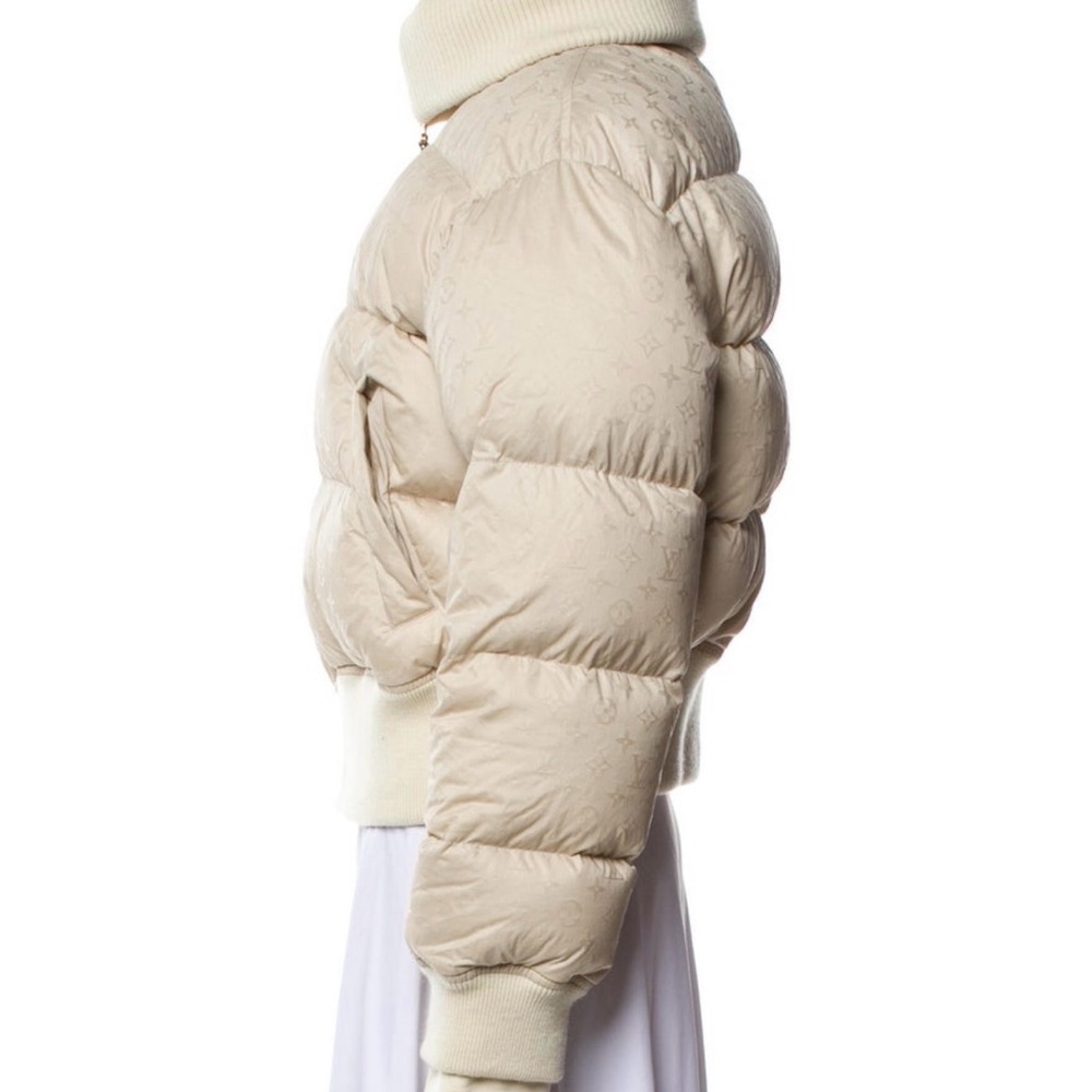 💋Louis Vuitton Beige Puffer Jacket 009 - Picture 4 of 15
